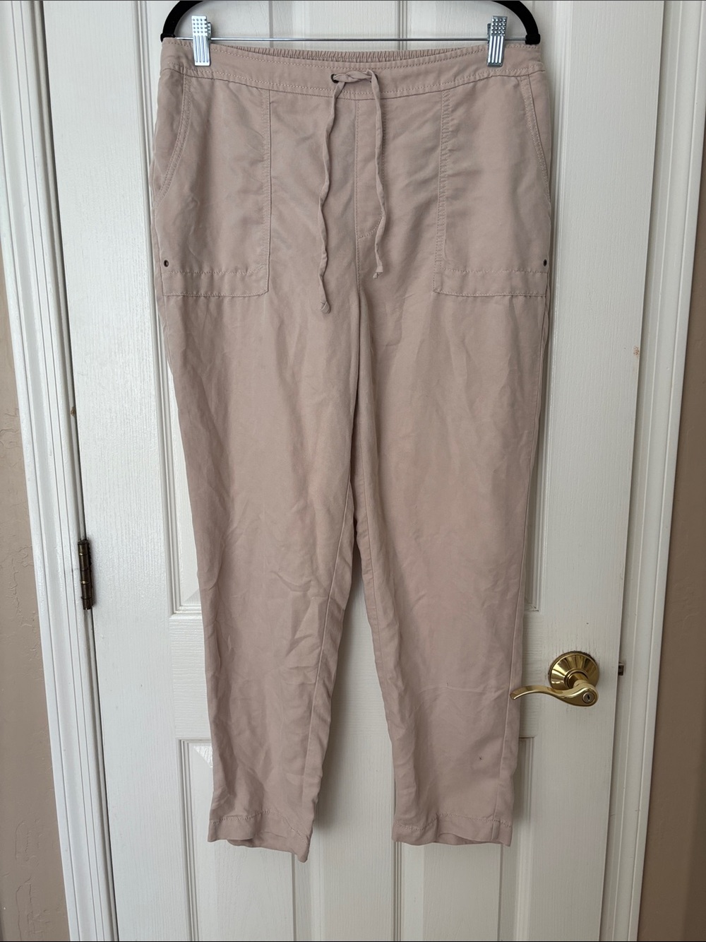 Chico’s Pull-on Ankle Drawstring Flat Front in Light Beige ~ Women’s 10 ~